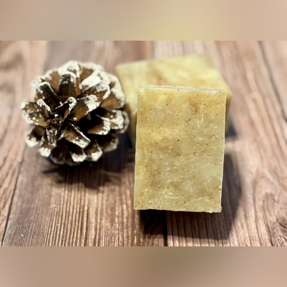 Hand crafted all natural cinnamon nutmeg soap and mini goat milk soap set - Picture 2 of 4